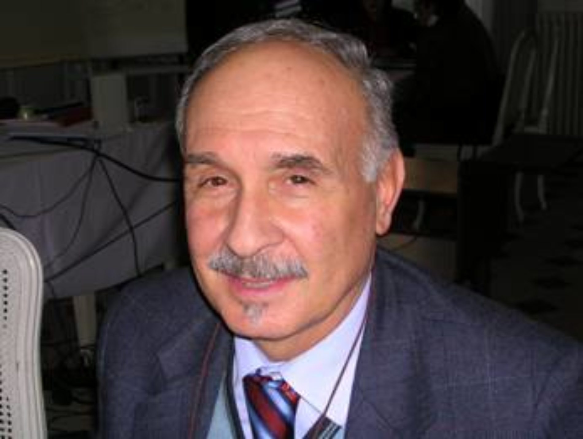 Barrafranca, il prof. Giovanni Nicolosi esperto agli Affari Generali