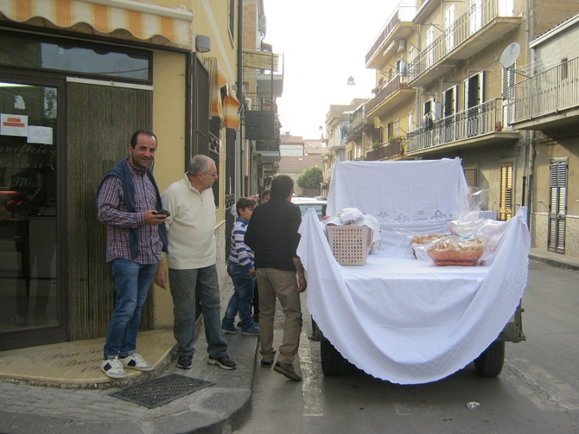 La raccolta del “pane votivo” offerto a SANT’ALESSANDRO- Le foto dell’evento