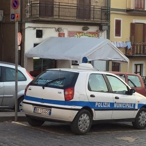 Comando Polizia municipale: “Auto nel parcheggio disabili per pochi secondi”.