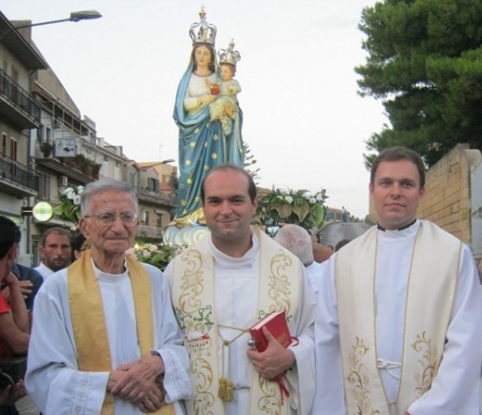 Don Luca Crapanzano sulla festa de A nostra Signura: “la processione mira a risvegliare l’identità cristiana di un popolo”