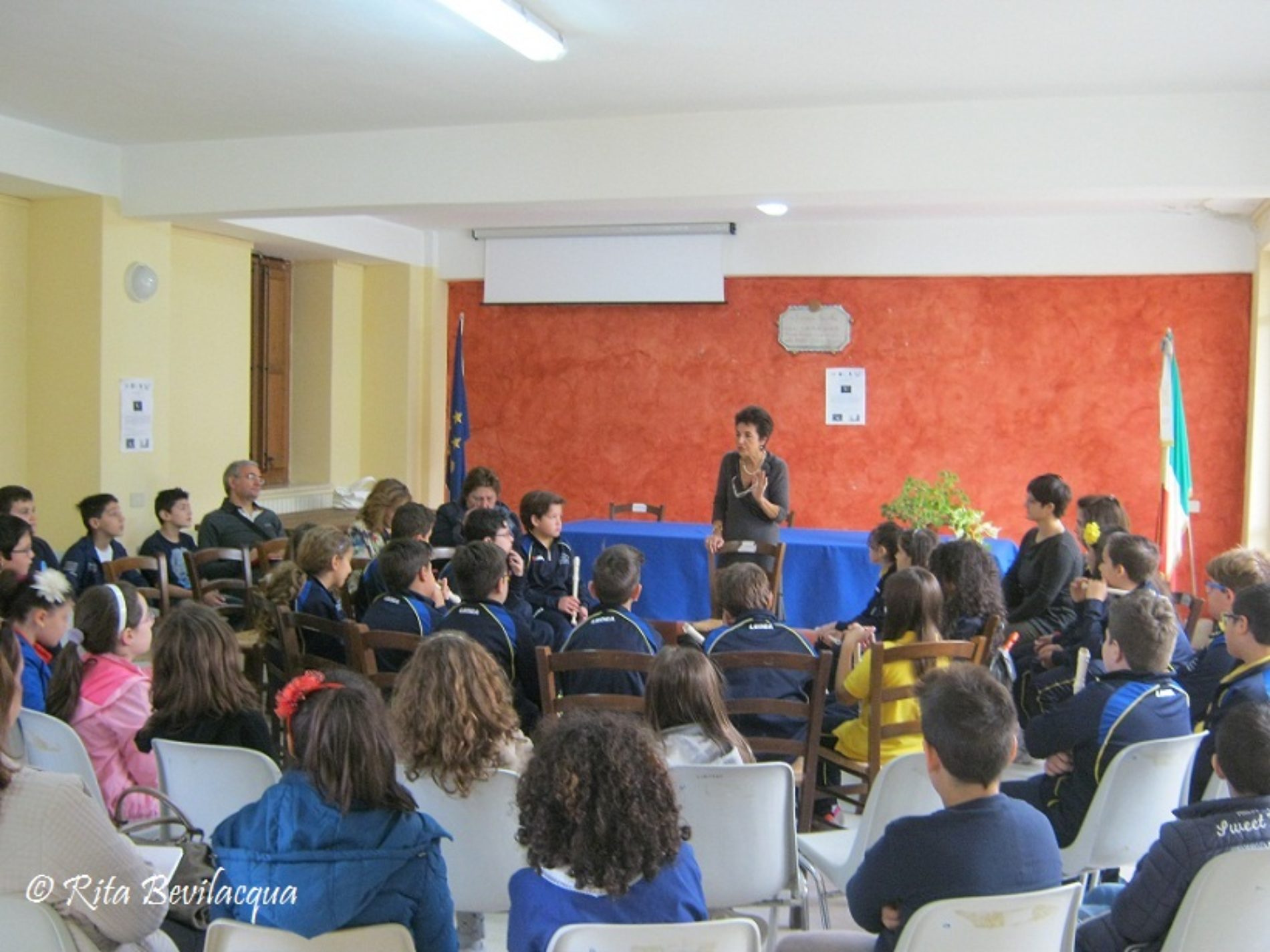 Oggi nella sala Convegni della Biblioteca Comunale di Barrafranca (EN) si è svolto l’evento LIBRIAMOCI. LETTURE AD ALTA VOCE