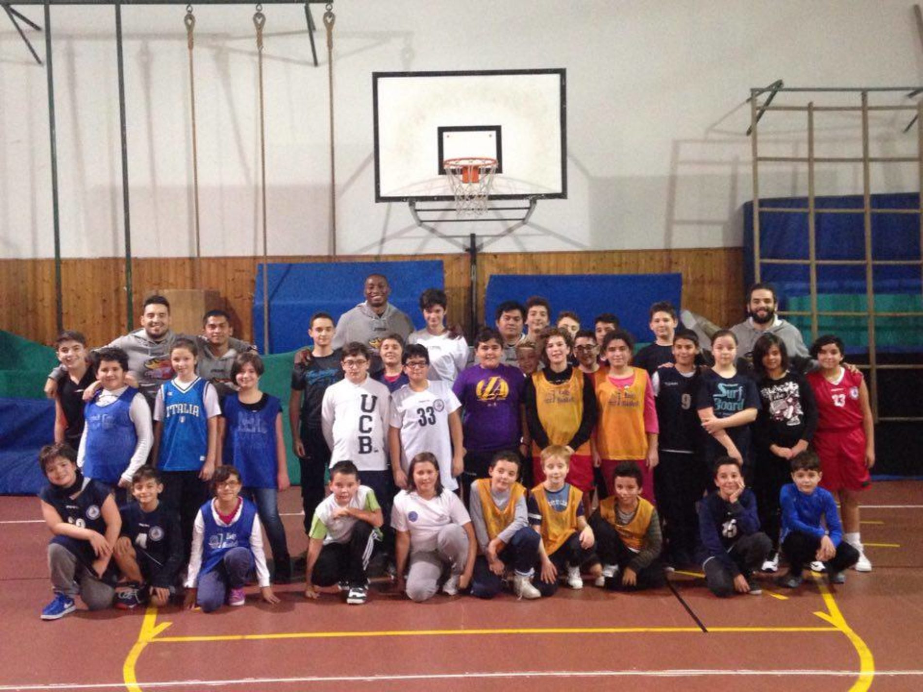 La società di basket, Libertas Consolini esempio di integrazione sociale. Il coach Milano: ” Per noi un extracomunitario non è un diverso ma un fratello”