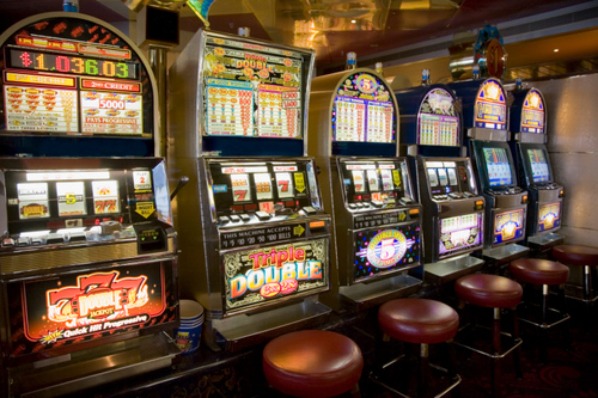 Furto di Slot Machine nella notte in un noto locale in Viale della Repubblica