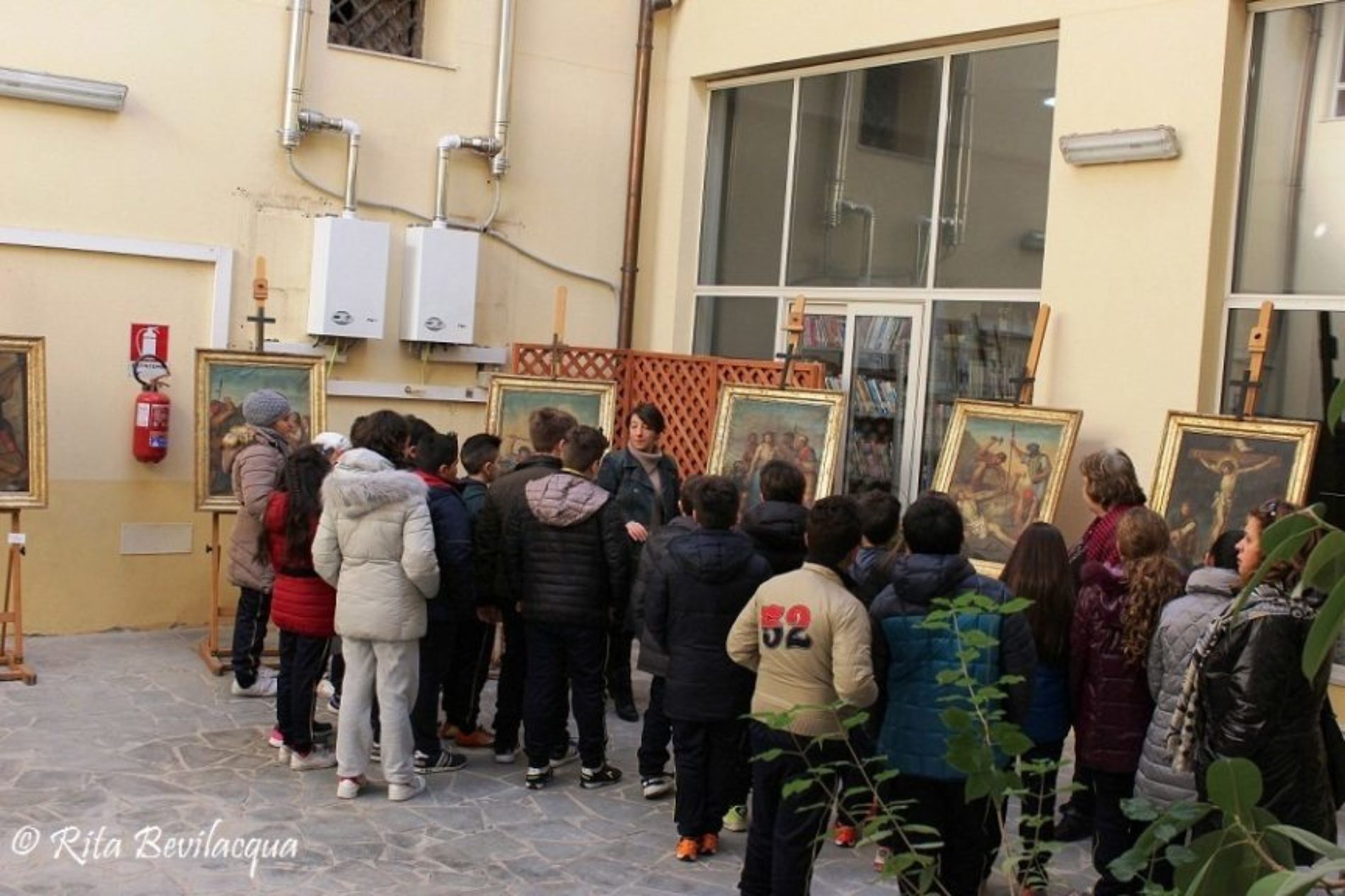 Apertura della mostra “La Via Crucis del Vaccaro” presso la sede della Biblioteca Comunale di Barrafranca.
