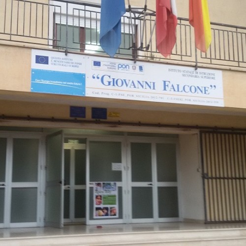 Maturità. Le eccellenze del Liceo “Giovanni Falcone”: 13 i centisti e in 4 prendono la lode