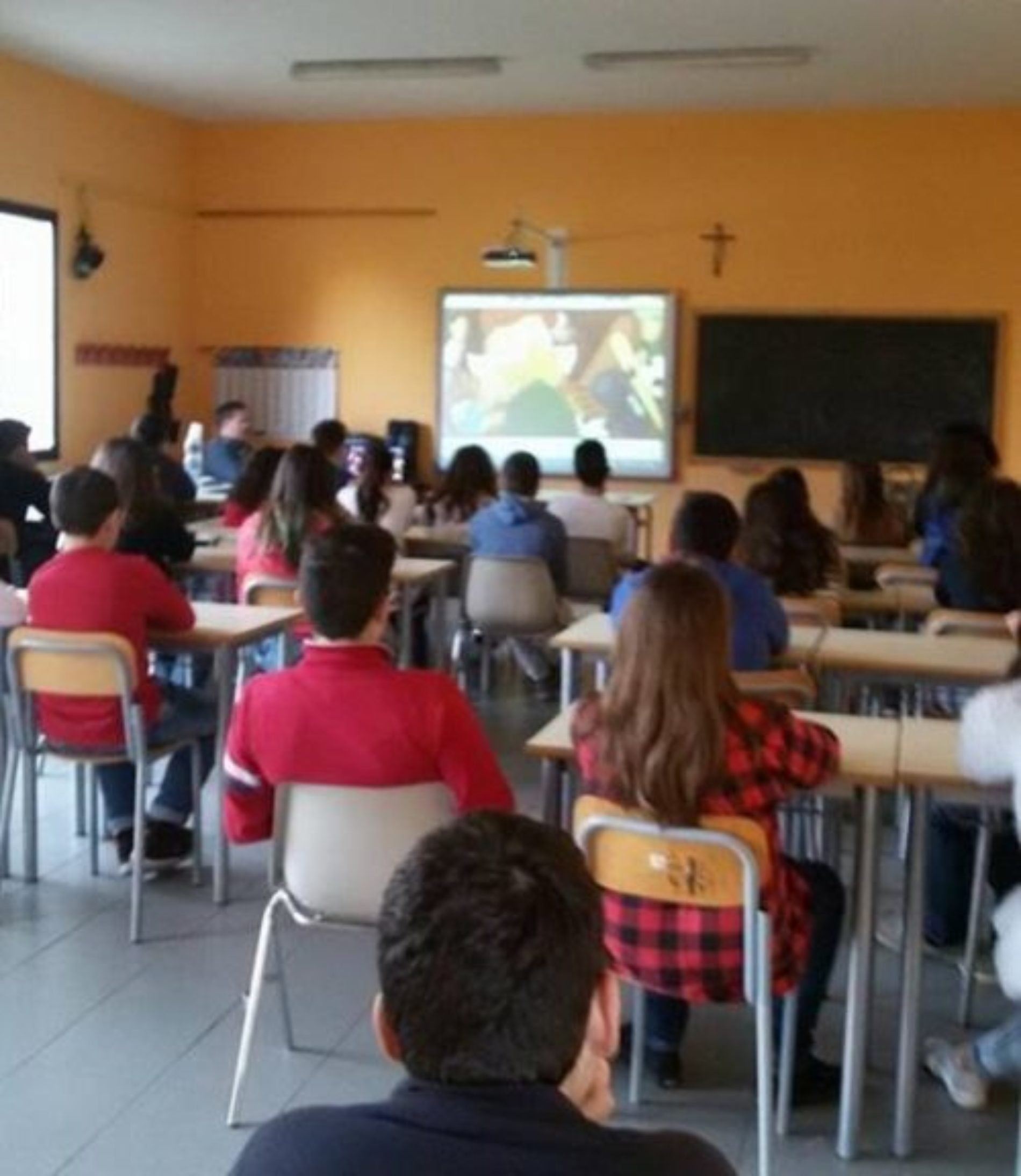 Scuola Don Milani- Lezioni di legalità economica-Gli alunni incontrano la Guardia di Finanza