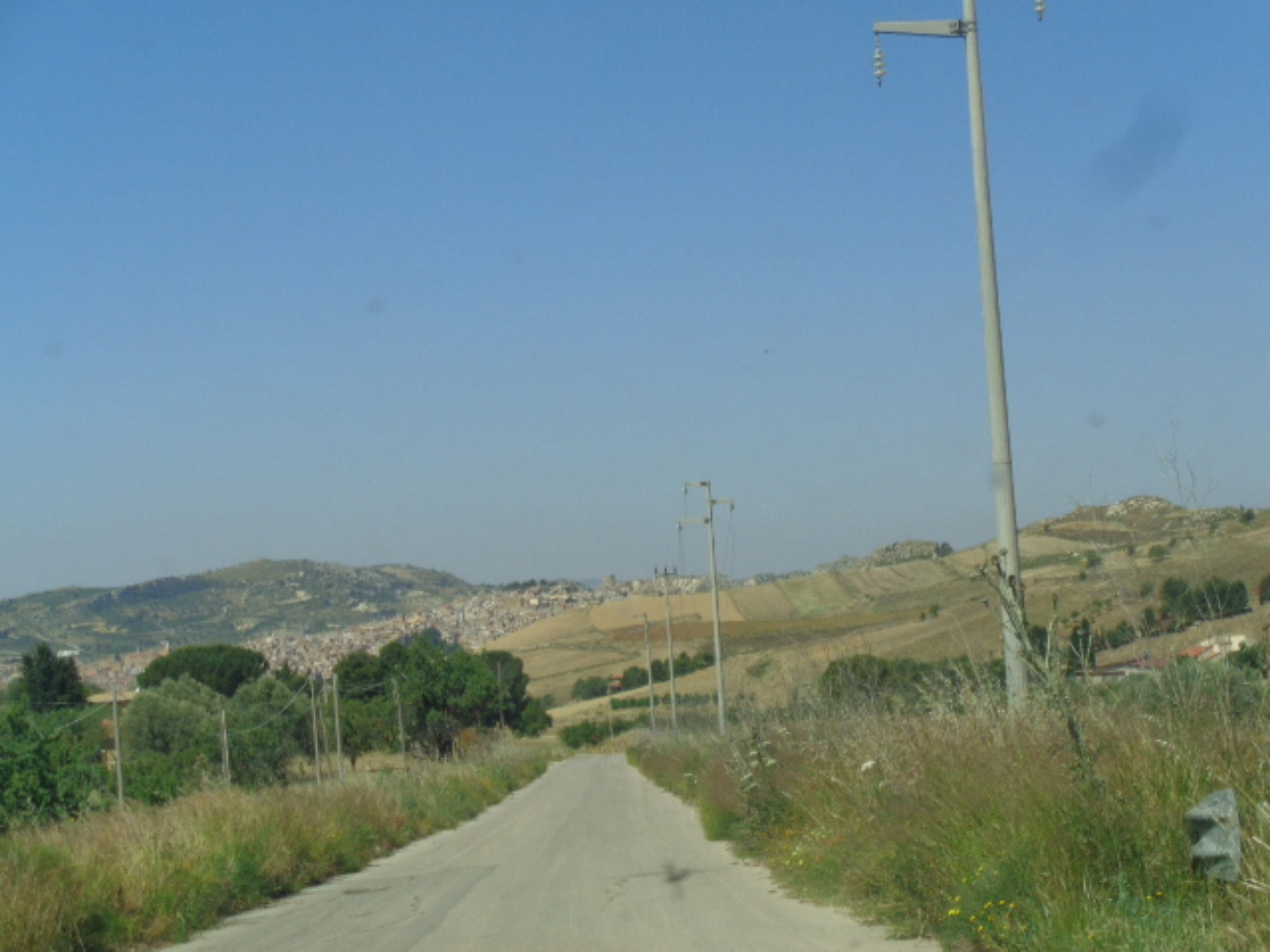 Furto di cavi di rame in contrada Cametrici. Tanti i disservizi da parte degli utenti