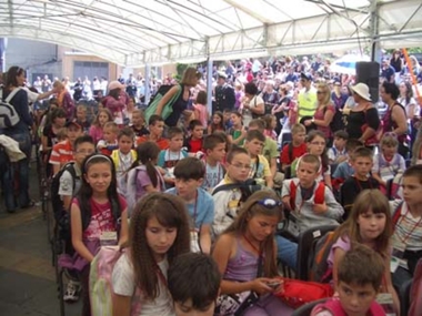Accolti i circa 200 bambini bosniaci a Enna dall’ associazione regionale di volontariato “Luciano Lama”