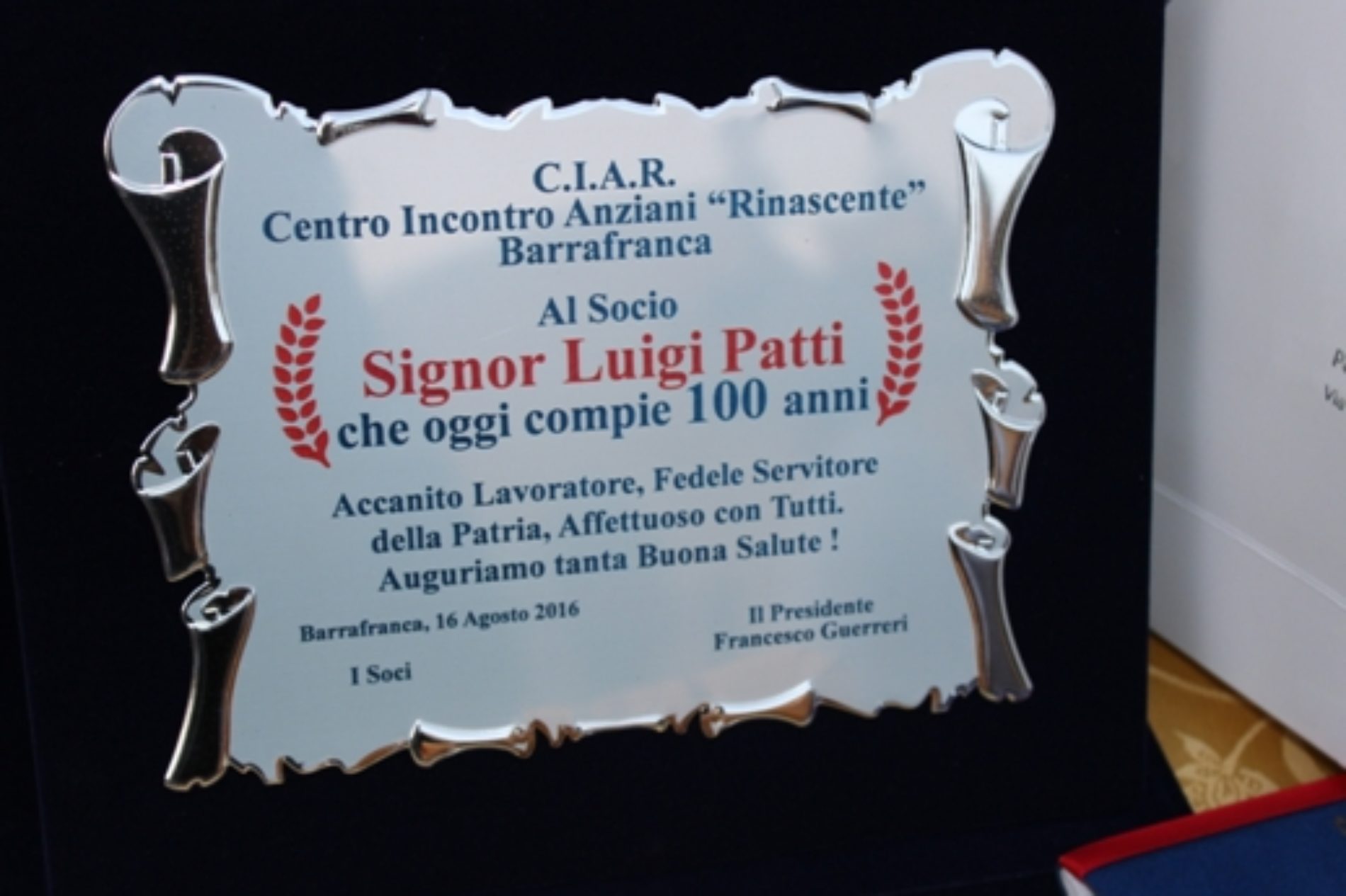 Festa per Luigi Patti che ha soffiato 100 candeline: un secolo di ricordi tra sofferenze e gioie
