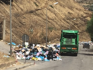 Il sindaco Accardi da ultimatum all’Ato per risolvere la grave emergenza sui rifiuti