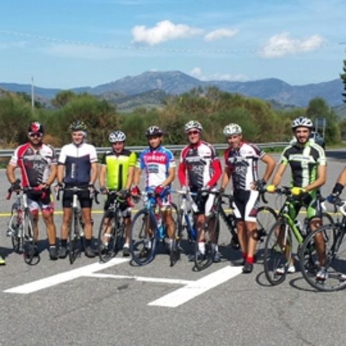 L’Associazione Ciclisti barresi e pietrini compie il giro dell’Etna