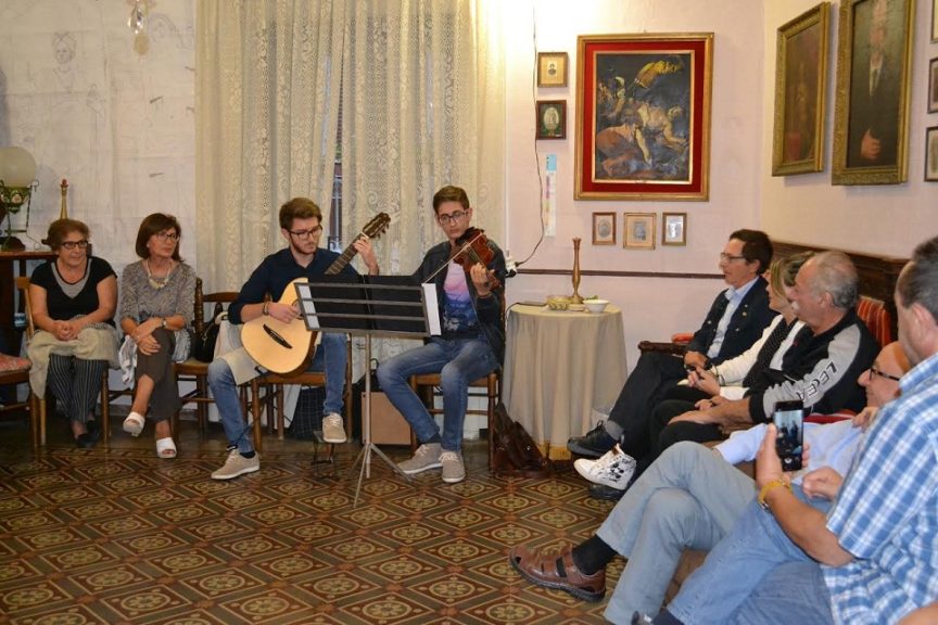 Il Salotto artistico-letterario “Civico 49” ospita il pittore Rocco Paci