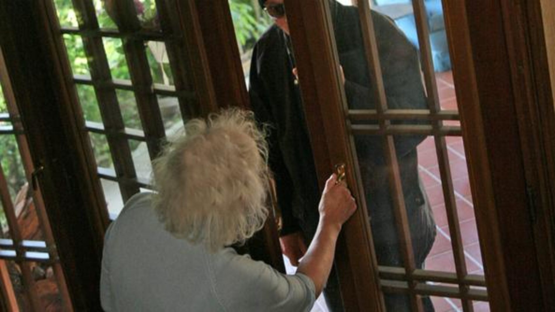 Truffa ai danni di anziana da parte di due donne qualificatesi come personale sanitario