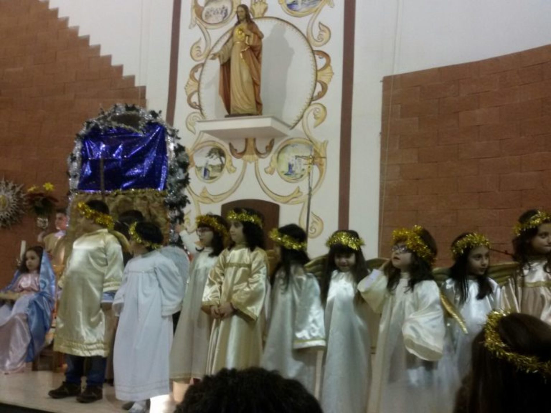 La vita di San Francesco vissuta in povertà e la storia del primo presepe raccontata dai bambini