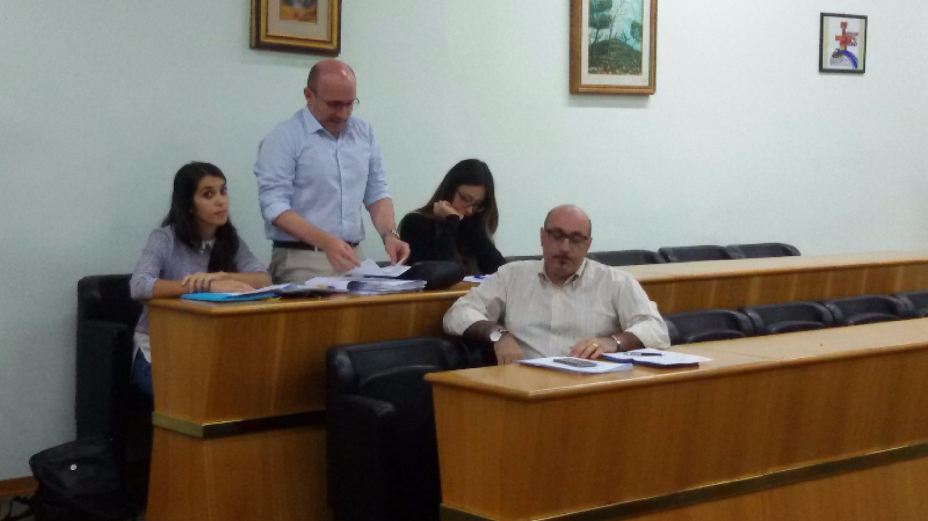 Barrafranca, Consiglieri del M5S: ” Vorremmo sapere se il contratto per la fornitura di energia elettrica si è perso o è stato ritrovato?”