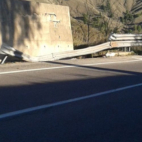Incidente stradale sulla bretella Pietraperzia – Caltanissetta: un ferito con prognosi riservata