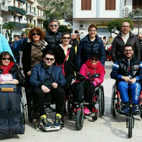 Quella corsa che va oltre la corsa con gli atassici alla mezza maratona di Capo D’Orlando