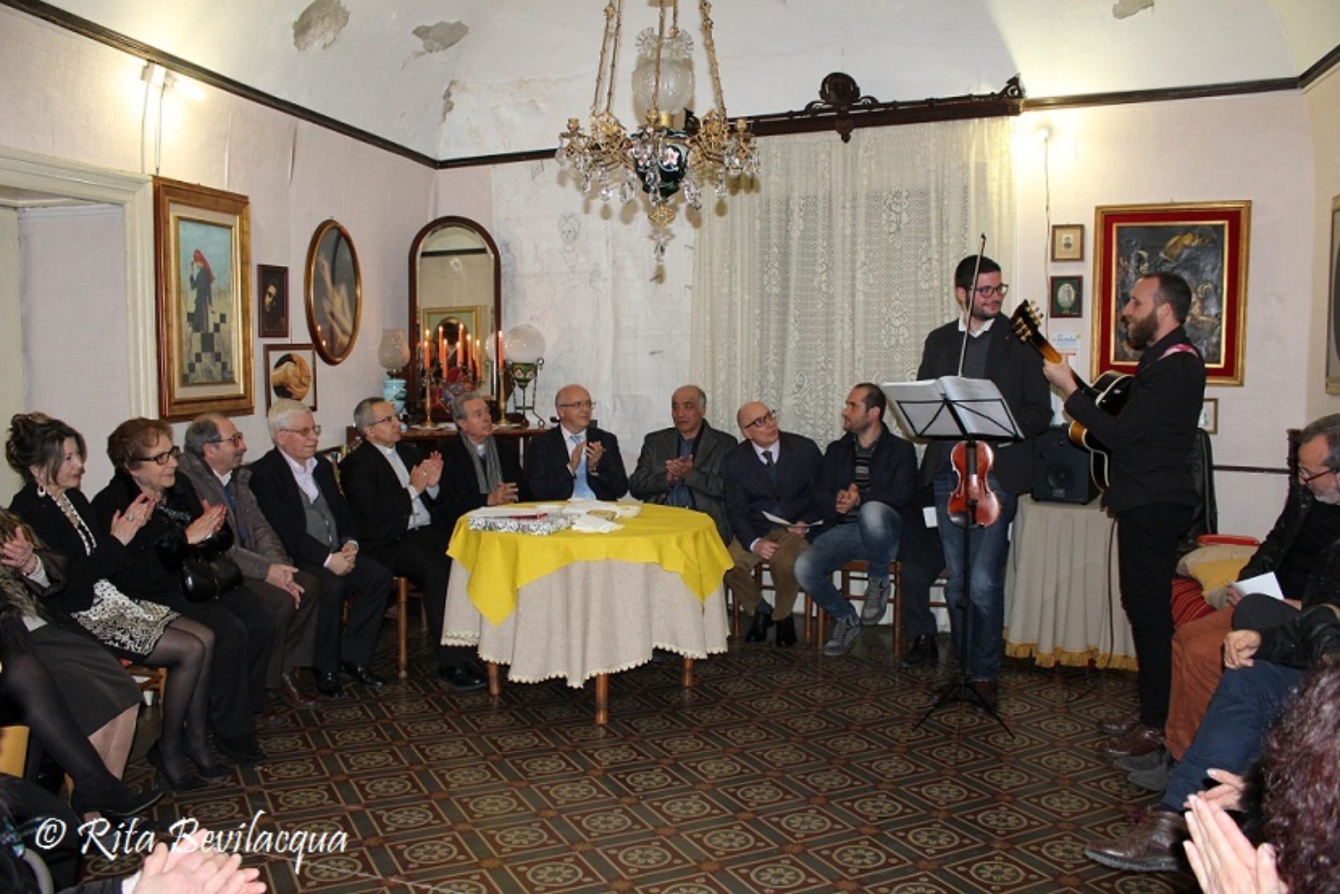 Gaetano Vicari festeggia il premio “Uomo dell’anno 2016” nel Salotto artistico-letterario “Civico 49”