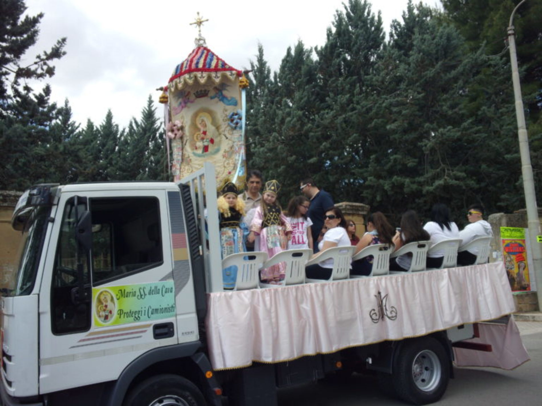 Pietraperzia. Più di 50 camion al sabato dei camionisti in onore della Madonna della Cava