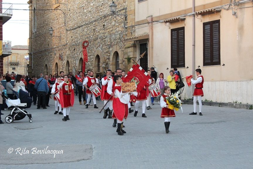 Raccolta pane di sant'Alessandro 2017 (5)