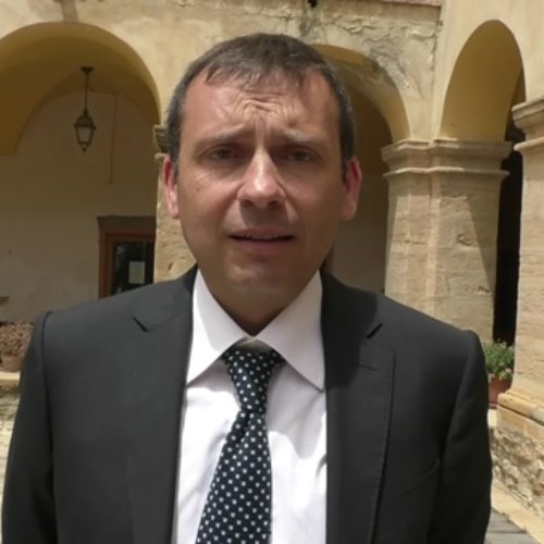 BARRAFRANCA. “Prima viene Barrafranca”. Lo dice il sindaco Fabio Accardi.