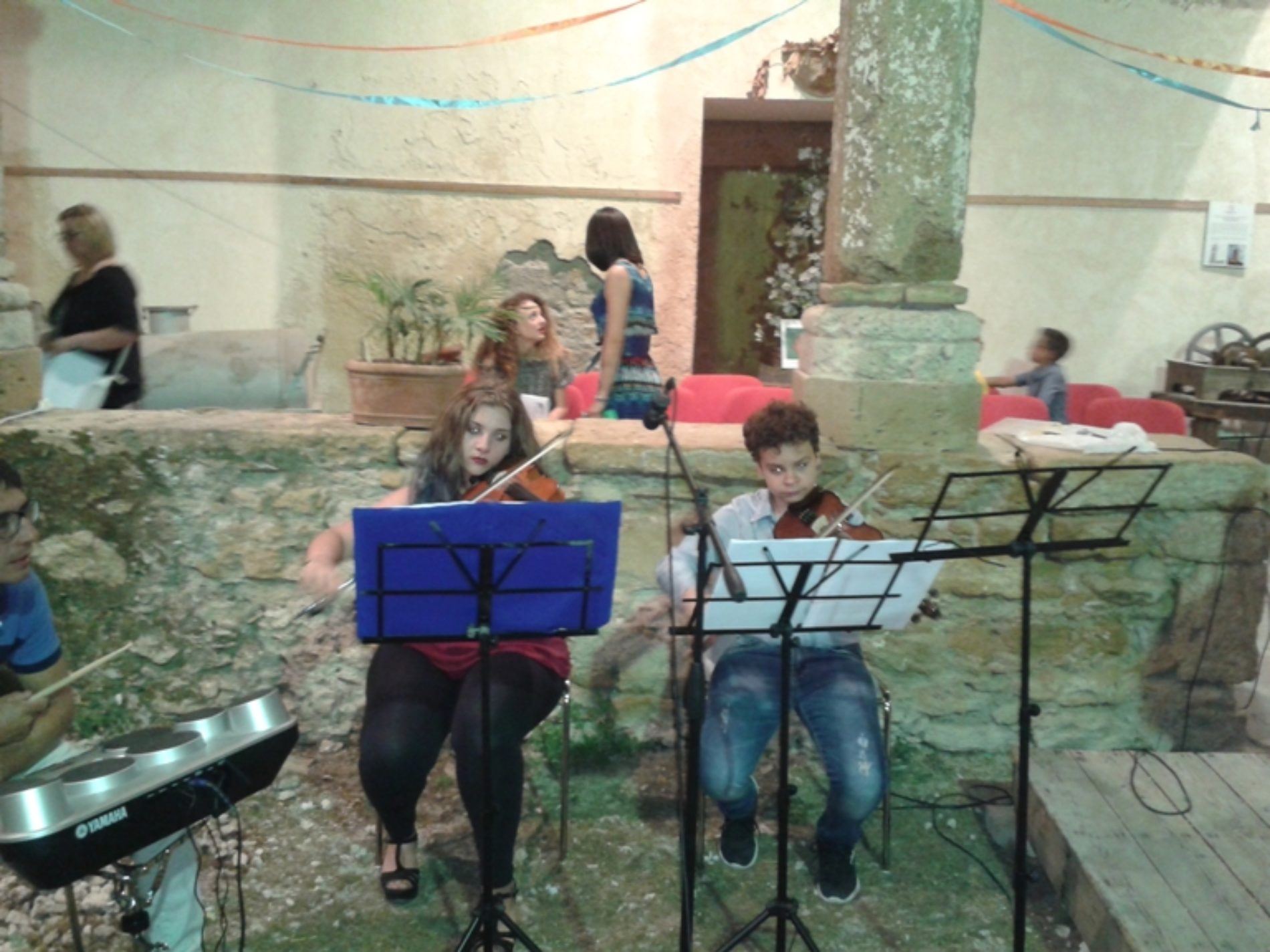 Pietraperzia. Giovani musicisti e cantanti partecipano alla seconda edizione “Note D’Estate” al chiostro comunale
