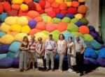 Salotto letterario a Venezia Installazione dell’americana Sheila Hicks “Scalata al di là dei terreni cromatici” nel Padiglione dei Colori all’Arsenale