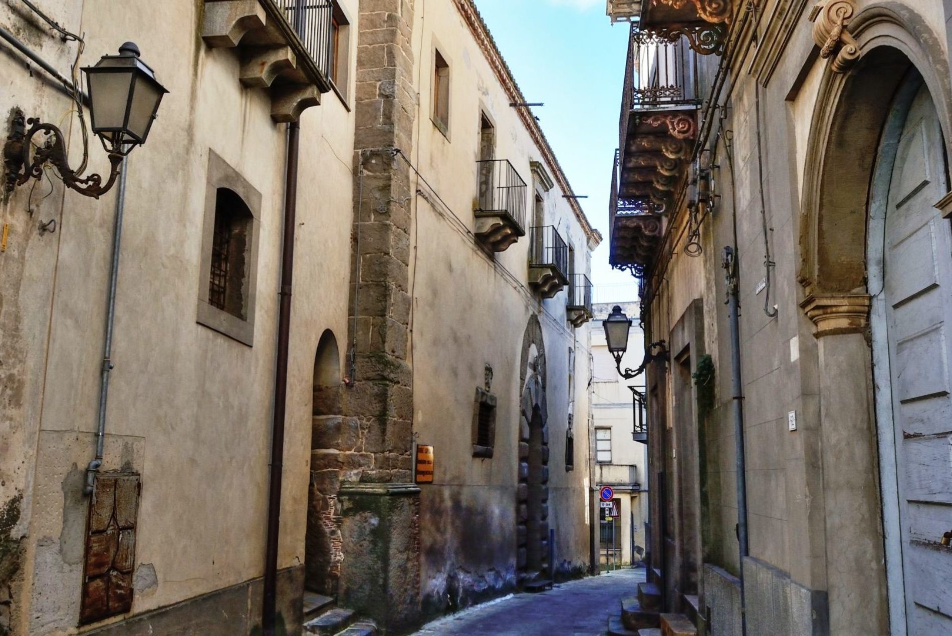 Troina – Istituita alla torre capitania la Pinacoteca civica di arte moderna