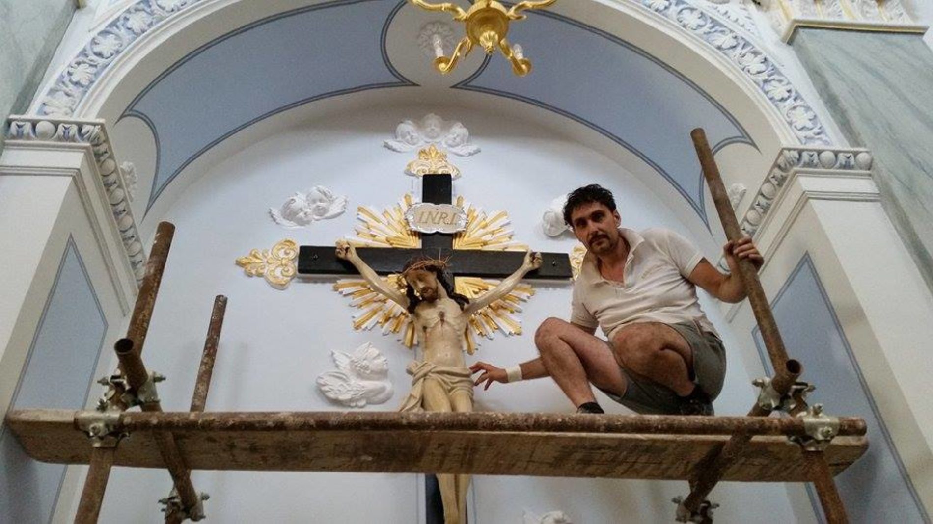 L’altare del Crocifisso della chiesa Itria – storia di un restauro