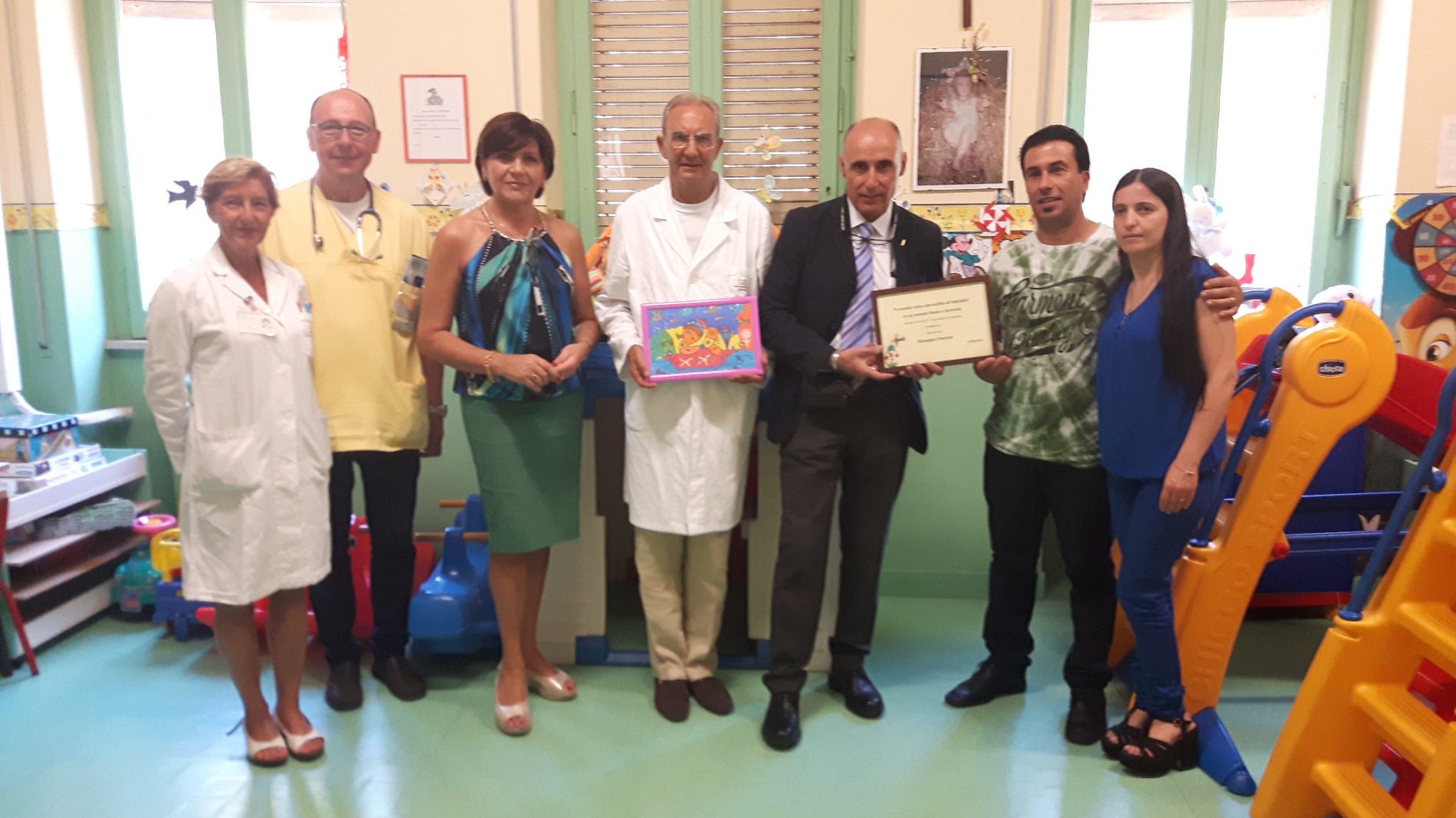Il barrese Giuseppe Finestra dona dieci quadri al reparto pediatria “Umberto I” di Siracusa