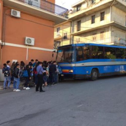 PIETRAPERZIA. Aumentano le corse degli autobus per gli studenti pendolari verso Caltanissetta.
