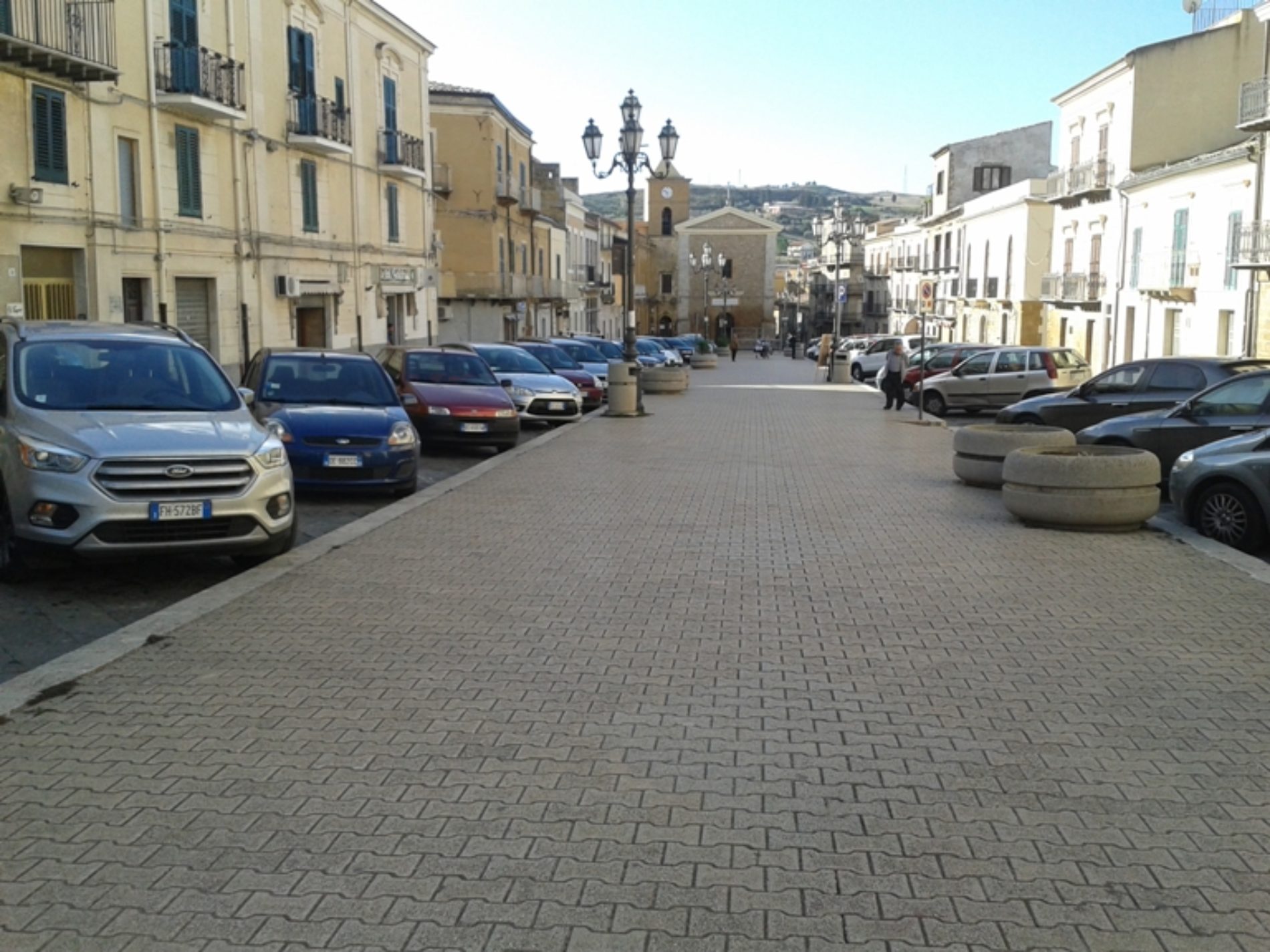 Pietraperzia. Strisce blu in paese: una novità assoluta con il costo per ogni ora 60 centesimi