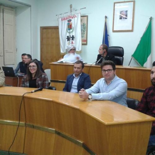 Barrafranca, respinto dal consiglio comunale l’atto di censura nei confronti del sindaco Fabio Accardi. Il sindaco: “Non si ripeterà più la nostra assenza”