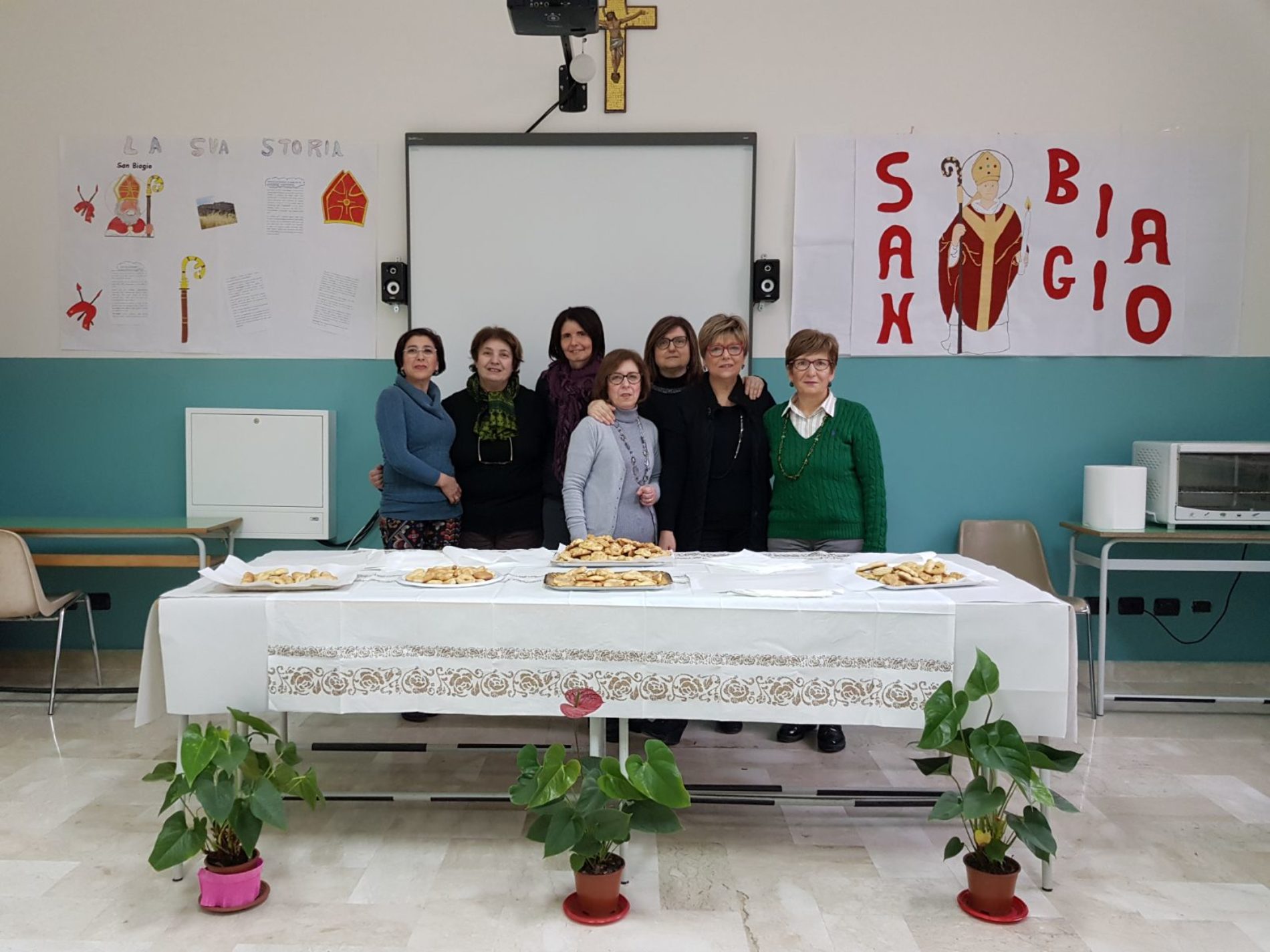 Pietraperzia. Alunni e docenti nel progetto di San Biagio. Tutti insieme a preparare “Li cuddireddi di San Vilasi”