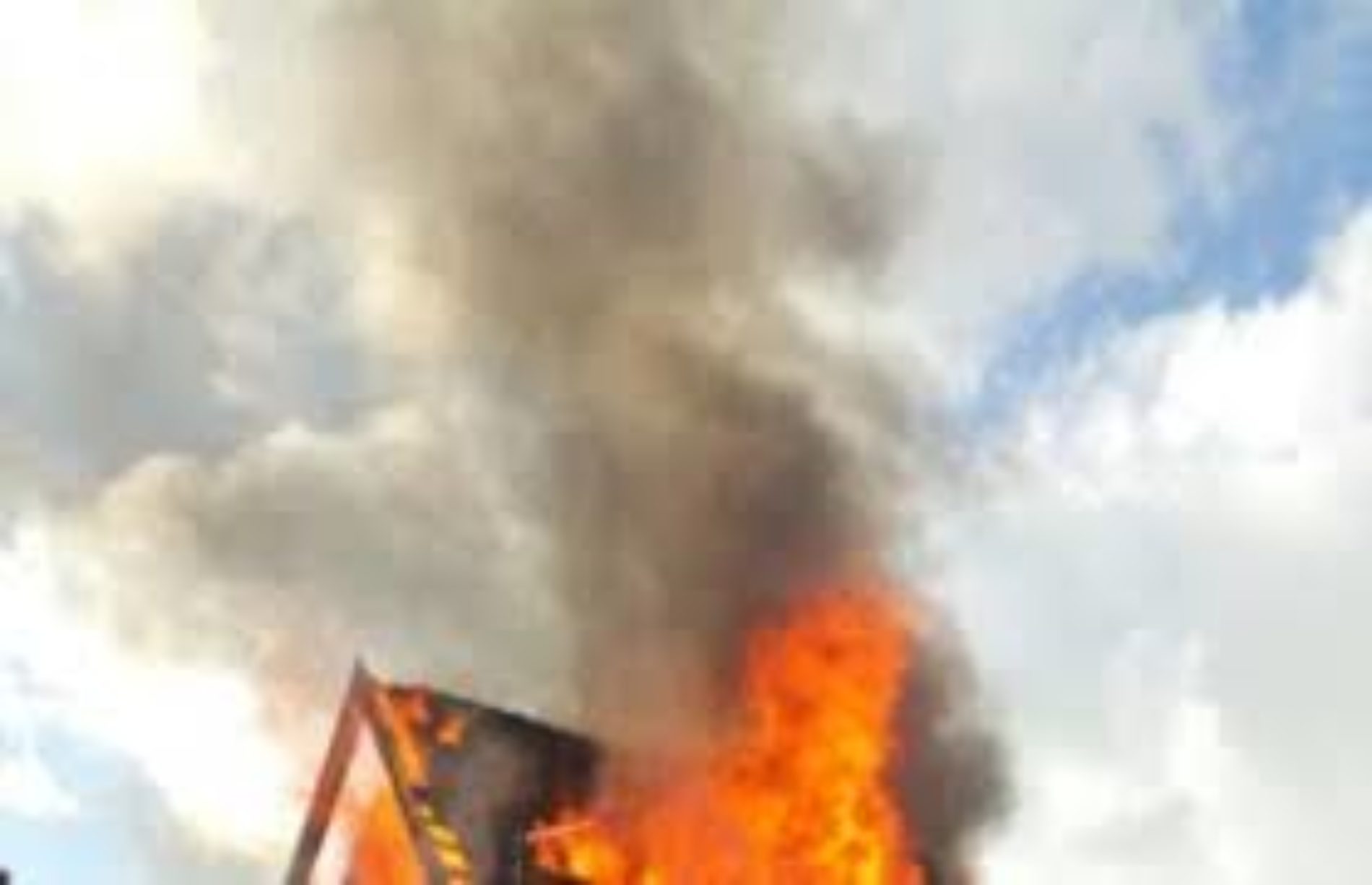 Pietraperzia. Incendio di presunta origine dolosa  nella casa di campagna del suocero del sindaco Antonio Bevilacqua