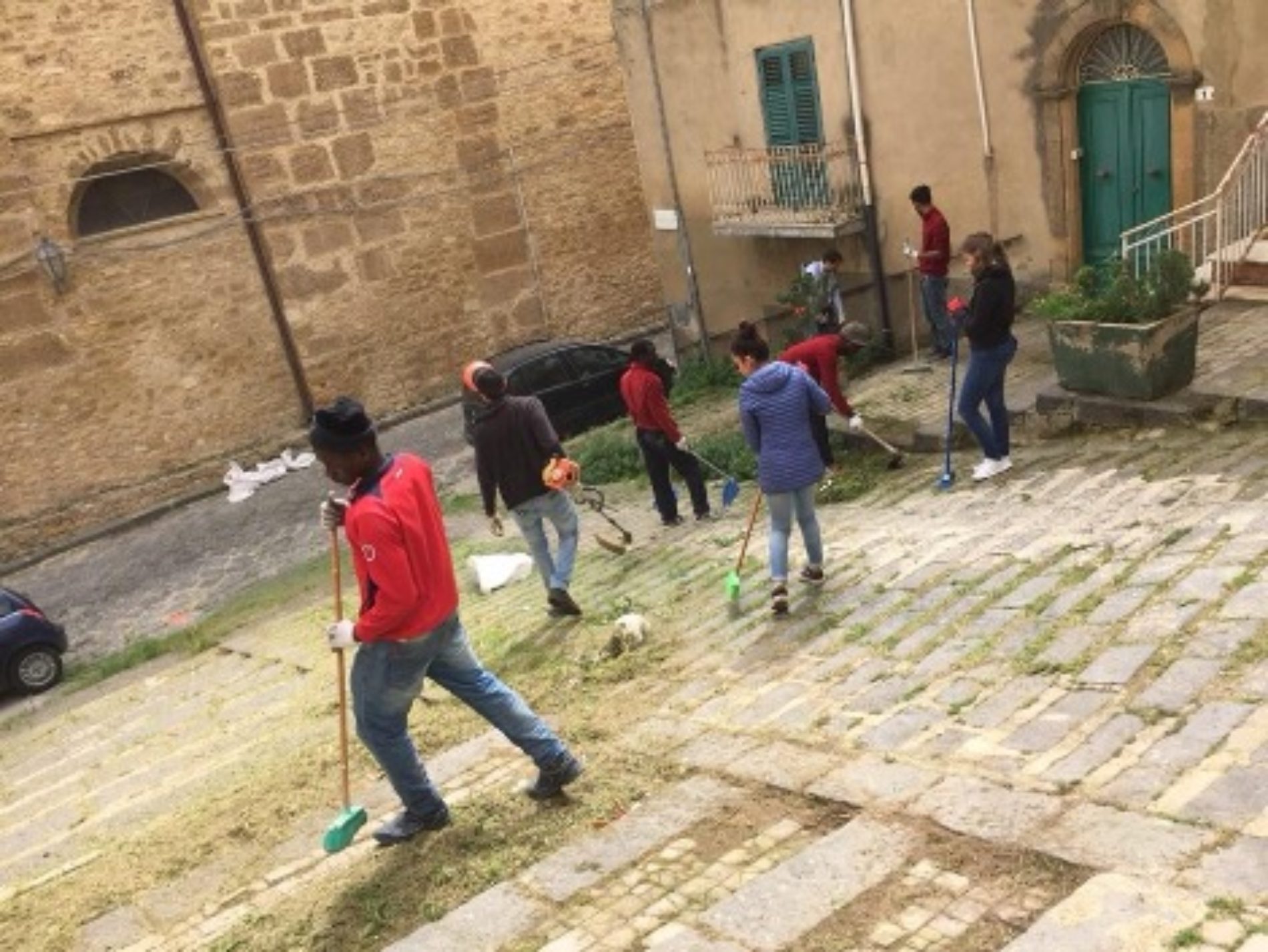 Pietraperzia. Gli extracomunitari a servizio del paese