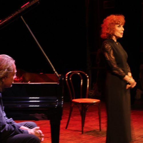 Enna – La verve ironica ed elegante di Simona Marchini incanta il Teatro Garibaldi