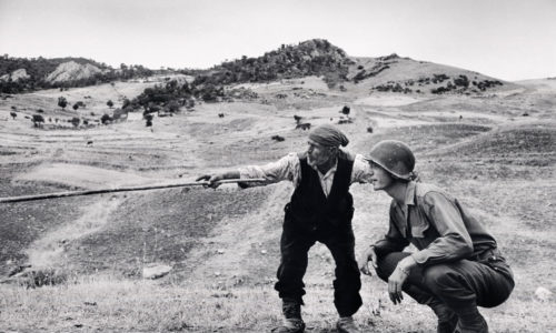 “Robert Capa Retrospective” la mostra dedicata ad uno dei più grande fotografi di guerra