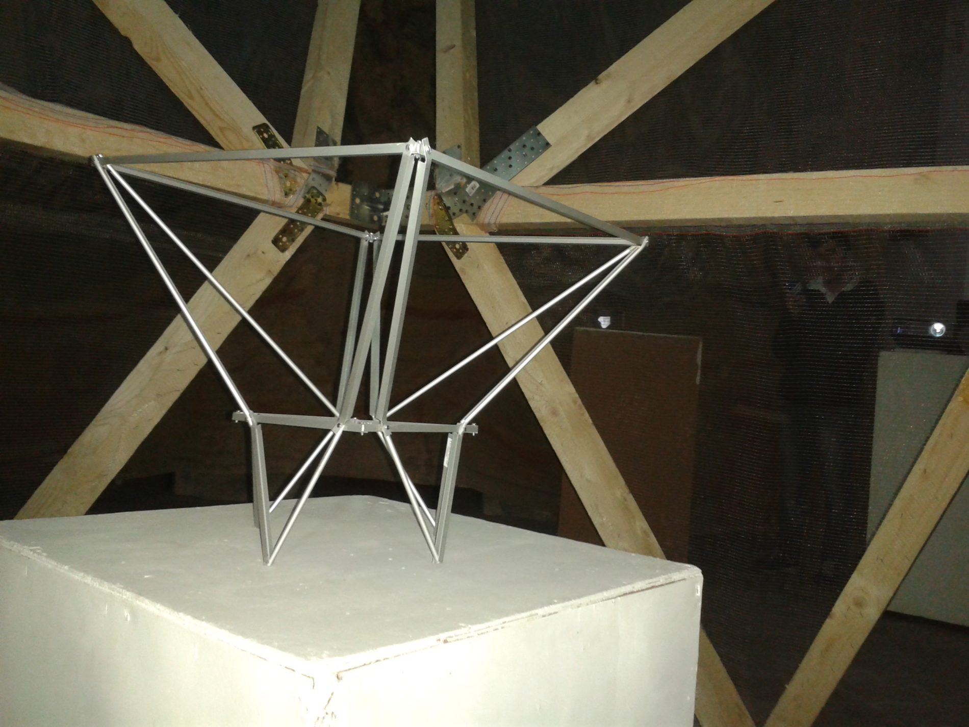 Pietraperzia. Presentata la piramide rovesciata, verrà collocata in piazza Vittorio Emanuele