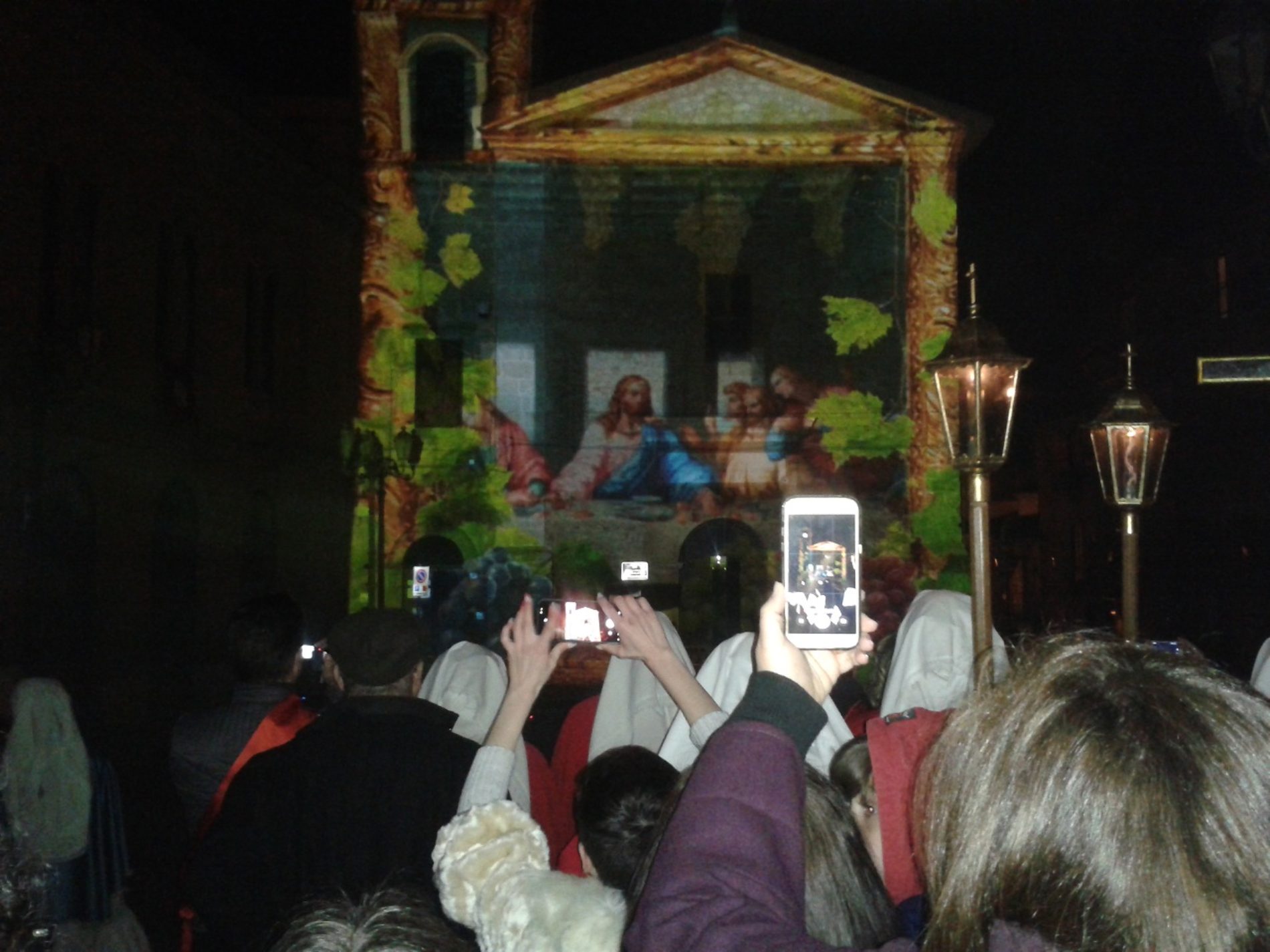 Pietraperzia. Grande spettacolo con i video mapping de “L’Ancontru”