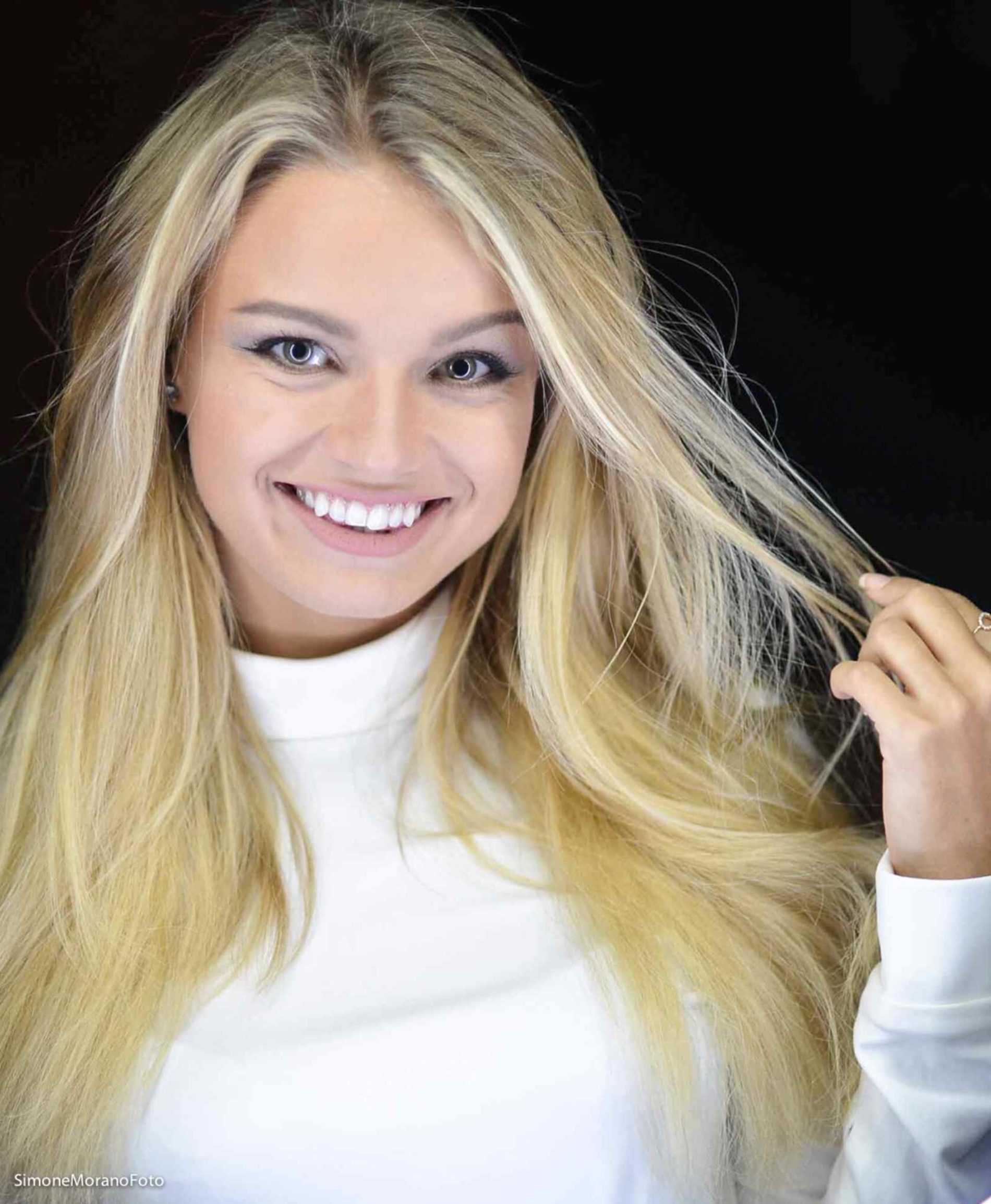 Si avvicinano le finali de “La Scala della Moda”. Mercedesz Henger madrina della finale di giorno 8 Luglio