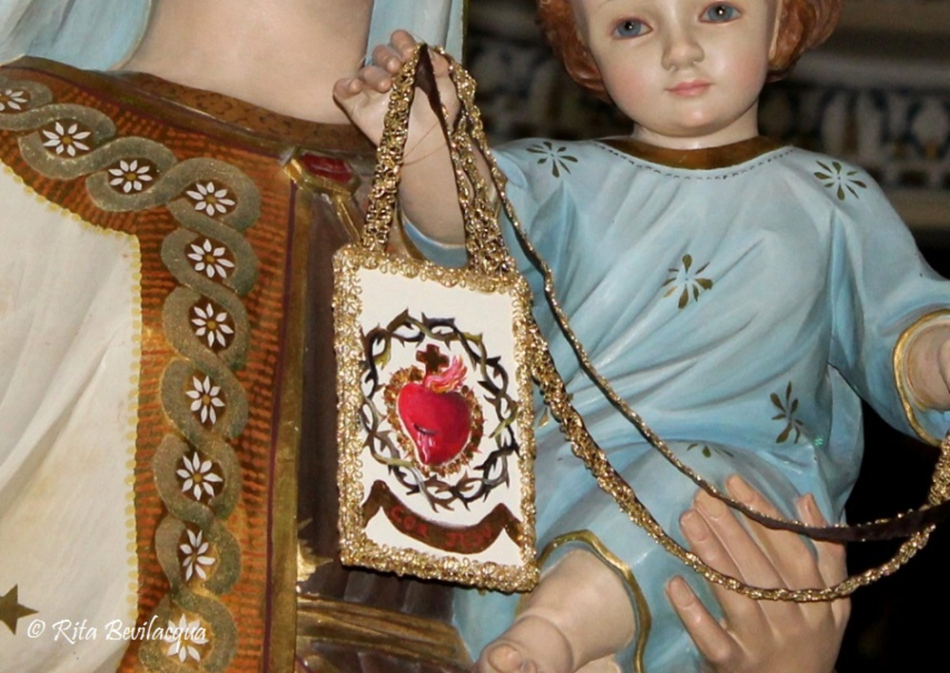 Simbolo e significato dello SCAPOLARE della Madonna del Carmelo