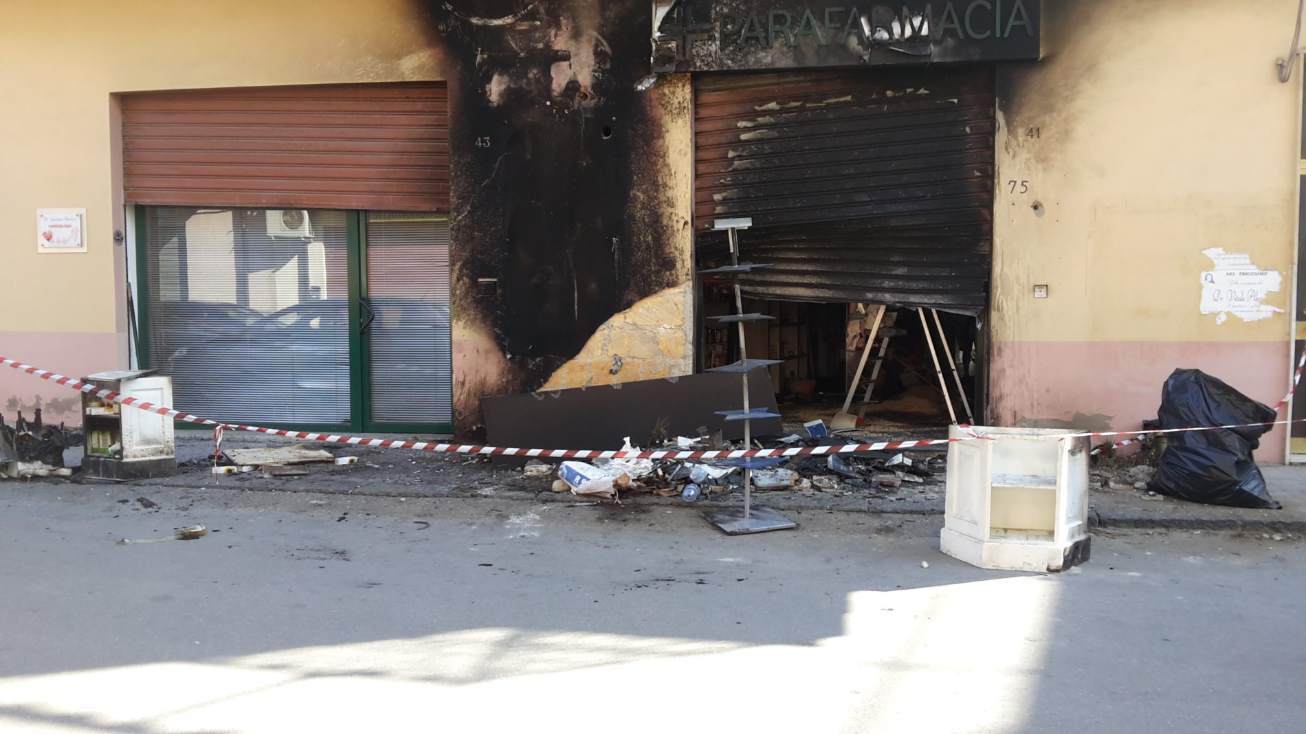 Barrafranca.Distrutta la Parafarmacia del Dott. Paternò in Viale Sig. Ritrovato