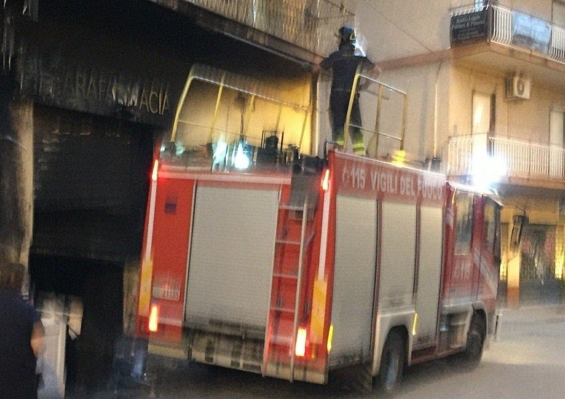 Atto incendiario a Barrafranca. L’amministrazione locale: ” Condanniamo il vile attentato”