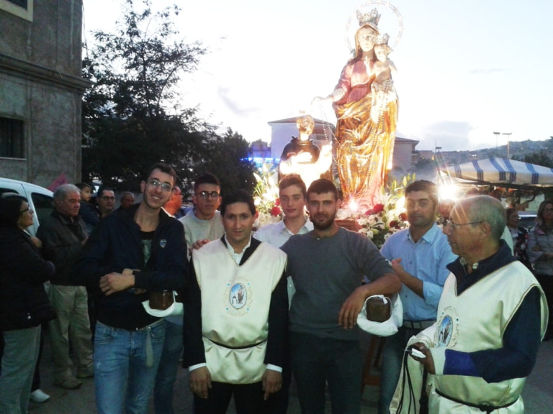 PIETRAPERZIA. La festa della Madonna del Rosario. Grande partecipazione di fedeli.
