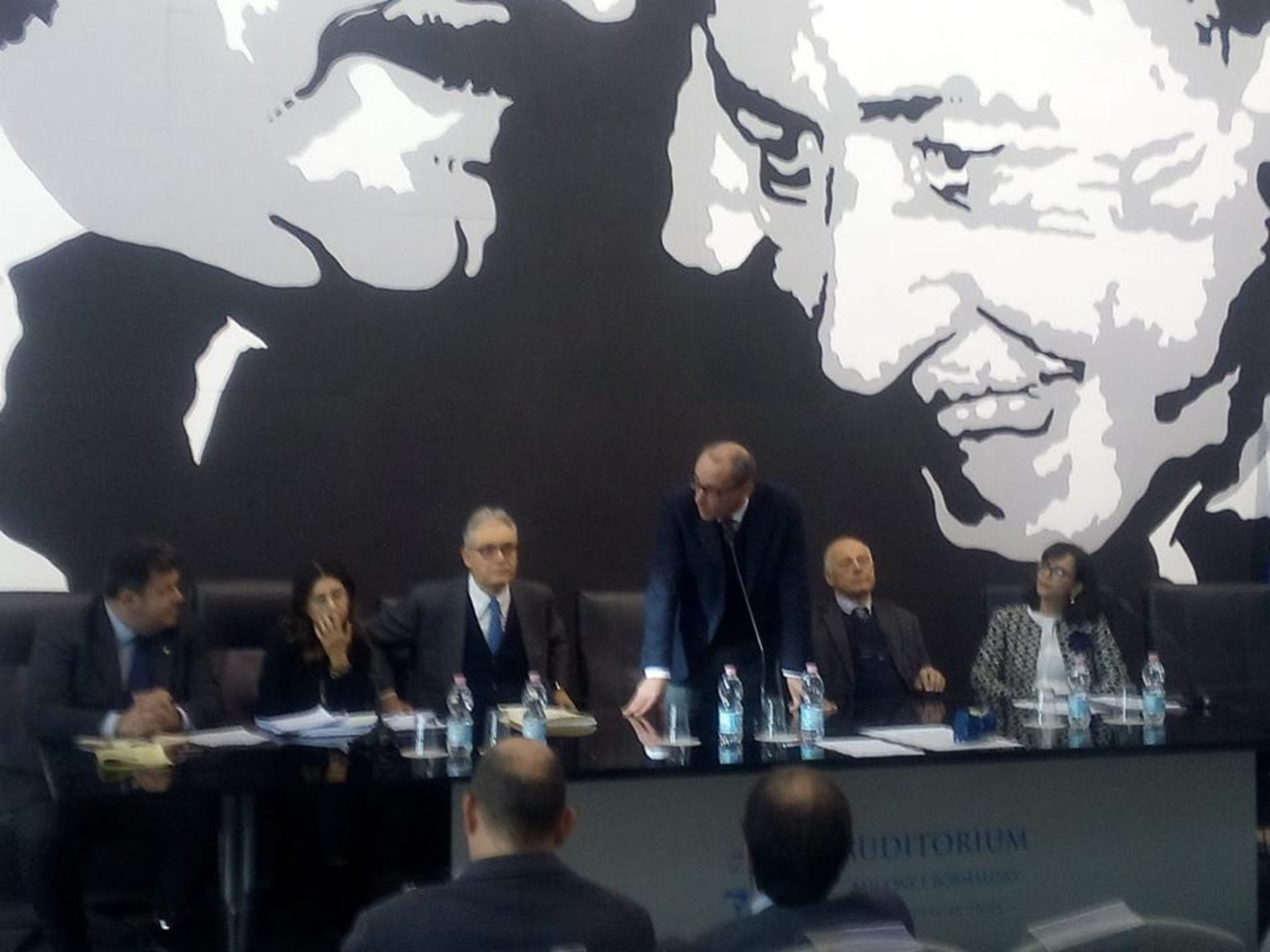 Enna. Poverta’ e sovraindebitamento: un terzo delle famiglie siciliane e’ povera.  i numeri in un convegno di federconsumatori