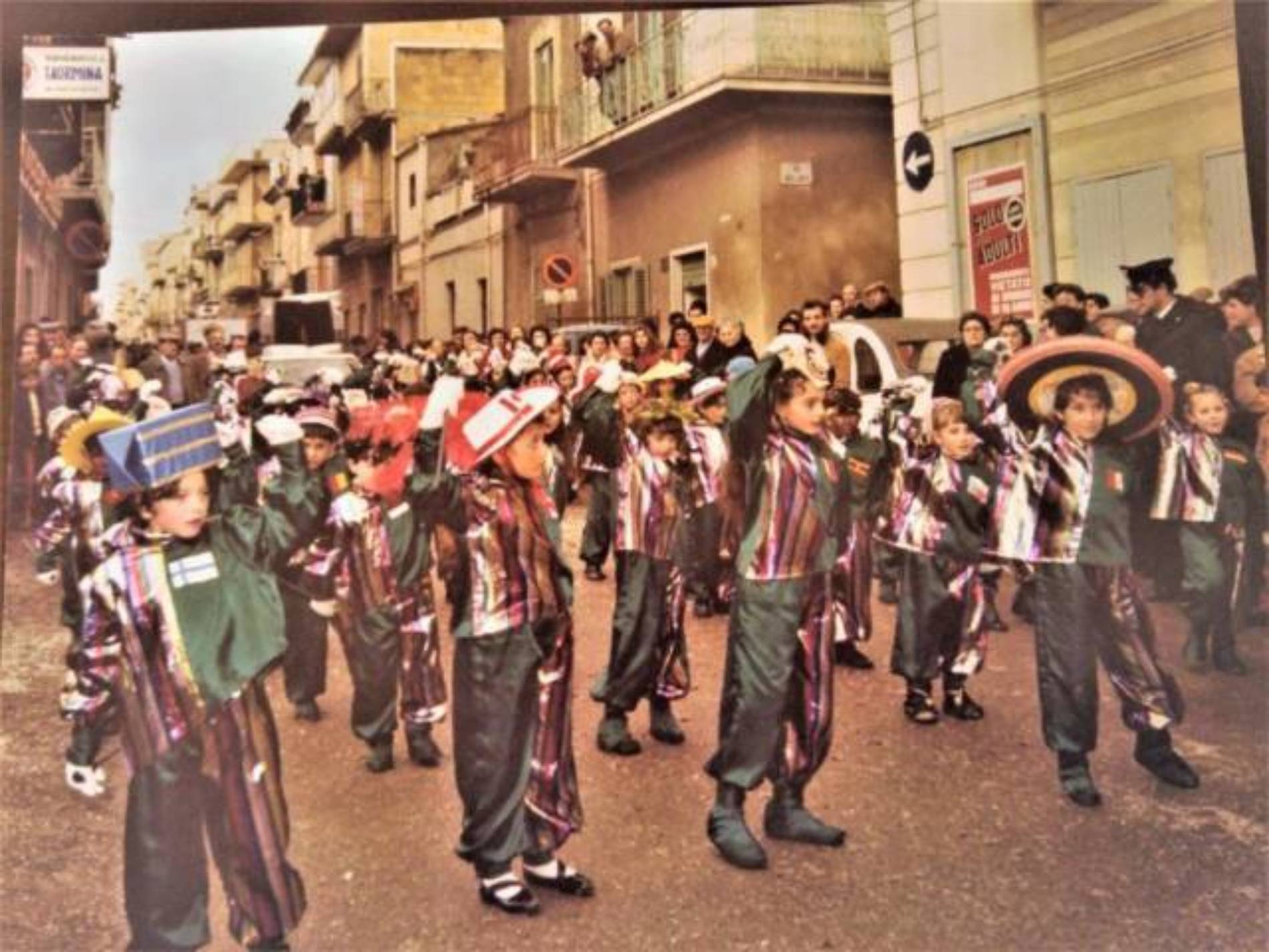 Barrafranca.  Il Carnevale Centro Siculo, una tradizione da mantenere, migliorare o cosa?