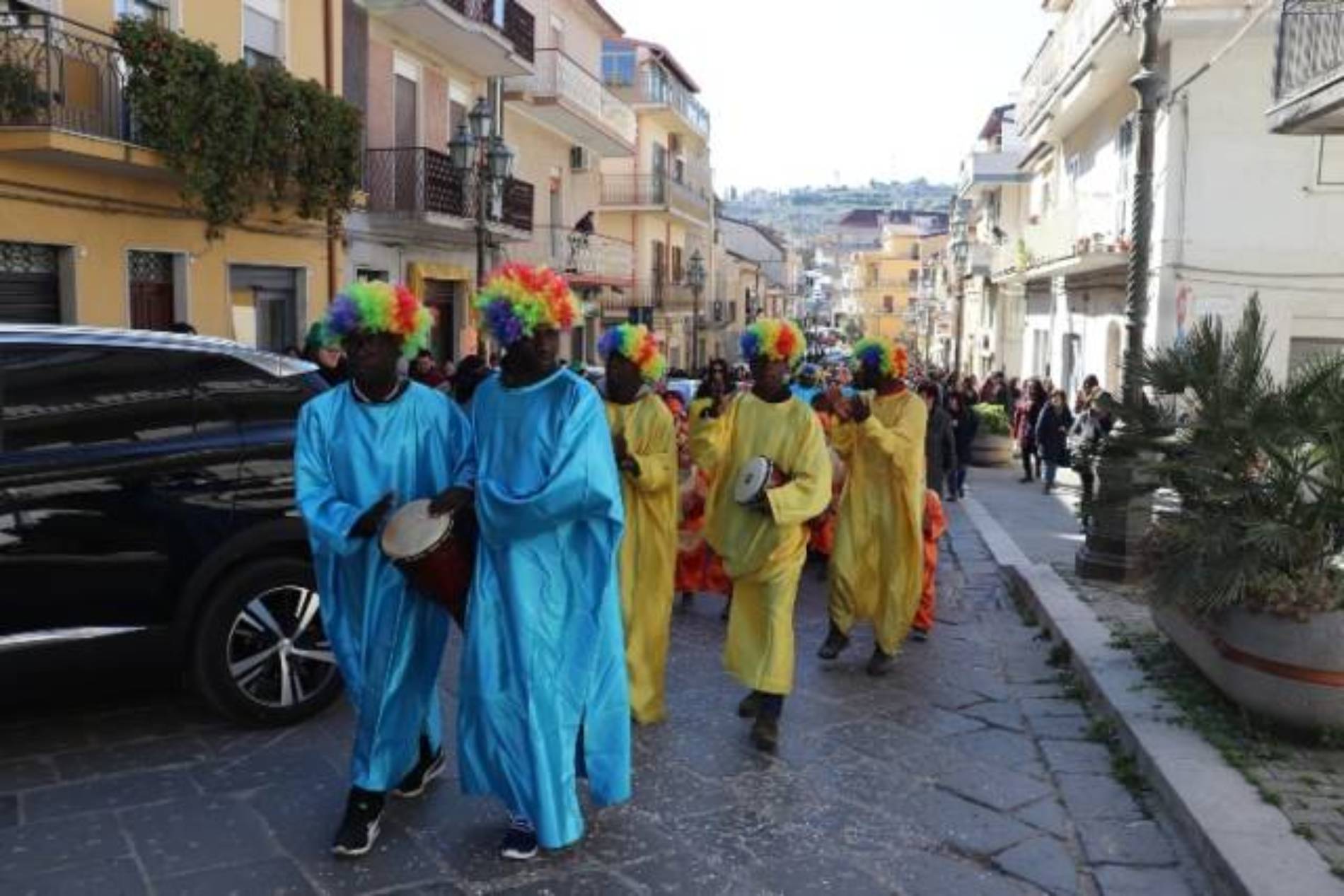 Pietraperzia. Carnevale 2019: gioia ed allegria alla sfilata delle scolaresche cittadine.