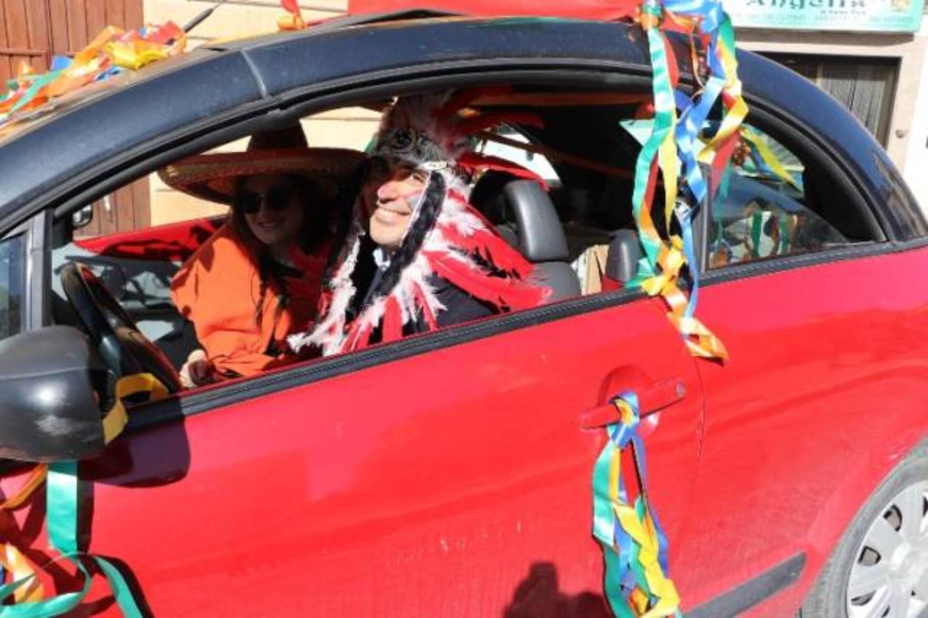 Pietraperzia. Carnevale 2019: gioia ed allegria alla sfilata delle scolaresche cittadine.