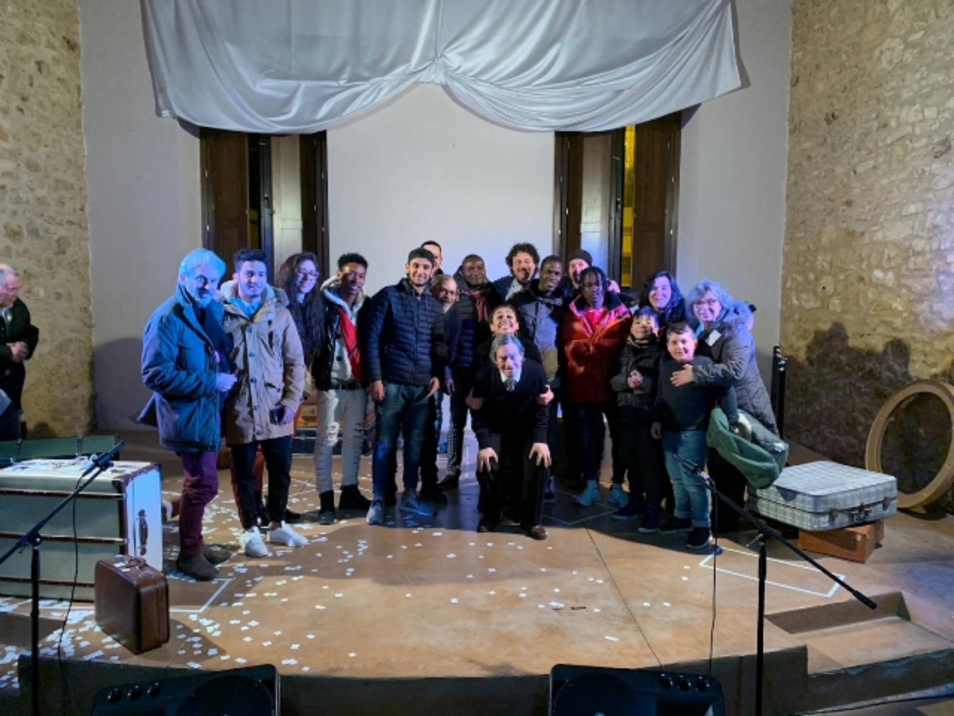 Barrafranca. Palagiovani gremito per “A passo di valzer” che apre la rassegna “Contemporanea/mente2019”